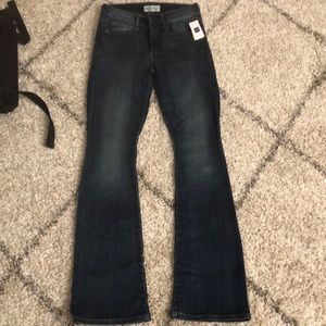 NWT GAP Medium rise Baby bootcut jeans 26S